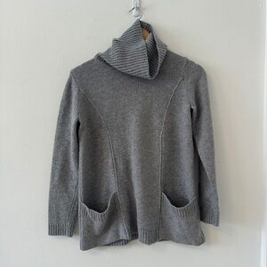 Claudia Nichole Cashmere and Wool Gray Turtleneck Sweater | Size Small